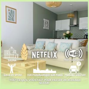 圣普里La villa perchée的一张海报,客厅配有沙发,厨房