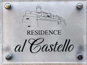 特伦托Residence Al Castello的城堡画上的标志