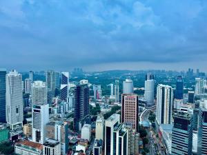 吉隆坡Platinum Suites KLCC by Classy的城市空中景观高楼