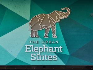 塞萨洛尼基Urban Elephant Suites的上面有大象的标志