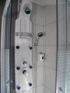 Garni Hotel Biser的一间浴室