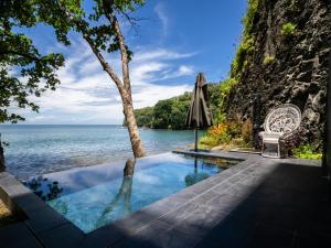 帕皮提Le Tahiti by Pearl Resorts的海景无边泳池