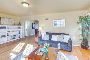 Billings Vacation Rental about 1 Mi to Downtown!的休息区
