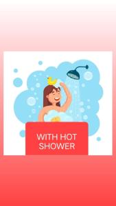马拉帕斯加ELEN INN - Malapascua Island Air-conditioned Room1的女人用橡皮鸭在淋浴中沐浴