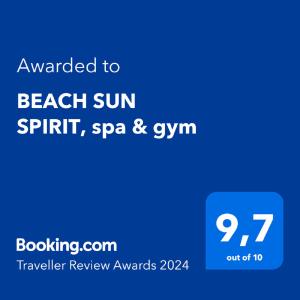 拉曼加戴尔马尔梅纳BEACH SUN SPIRIT, spa & gym的手机的屏风,带有海滩阳光spa和健身房