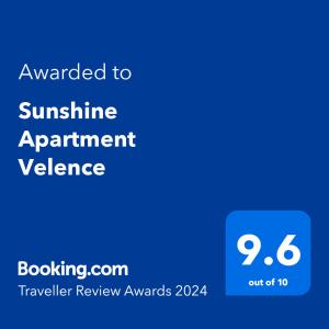 韦伦采Sunshine Apartment Velence的给阳光公寓方差的文本的手机屏幕