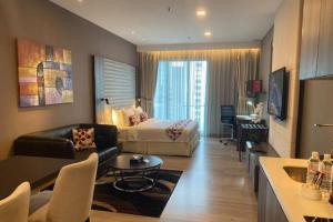 1ceylon luxury pharoah apartment 2310的休息区
