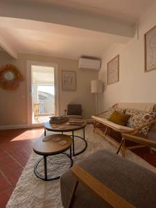 Deux chambres avec terrasse dans le centre ville d'Aix en Provence的休息区