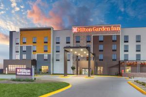 海斯Hilton Garden Inn Hays, KS的 ⁇ 染酒店花园旅馆