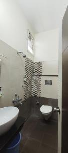 Stayz Inn Hotels - T nagar Chennai Near Pondy Bazzar的一间浴室
