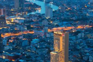 曼谷曼谷苏拉旺万豪酒店的夜晚的城市景观