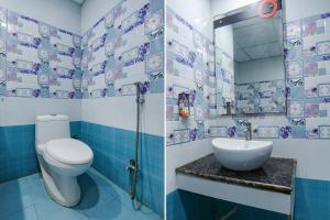 勒克瑙FabHotel Leaf Paradise的浴室的两张照片,配有卫生间和水槽