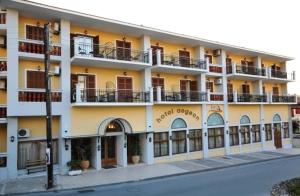 卡罗维西爱琴海酒店的相册照片