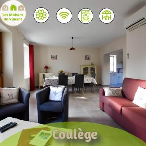 阿尔勒Coulège - Clim - Cour的一间带两张沙发的客厅和一间用餐室