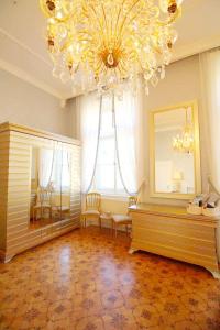 Luxurious apartment in the center of Vienna的休息区