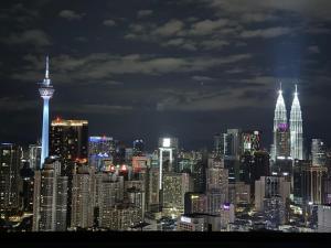 吉隆坡KUALA LAMPUR LUCENTIA RESIDENCE KLCC的享有大城市的夜景