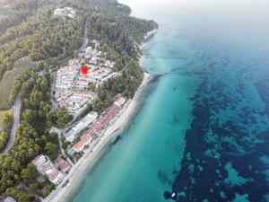希维利Mina House Siviri的海洋岛屿的空中景观