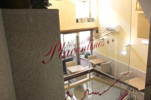 萨拉曼卡Hotel Microtel Placentinos的办公室的视野,上面标有计划的