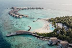 妮兰朵南环礁马尔代夫沃姆利瑞吉度假村的海洋度假胜地的空中景观