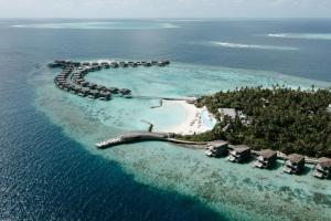 妮兰朵南环礁马尔代夫沃姆利瑞吉度假村的海洋岛屿的空中景观