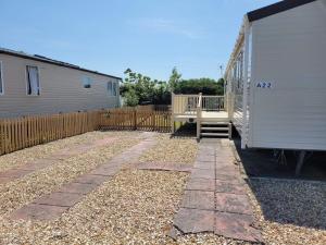 A22 Holiday Resort Unity Brean Passes Included Sleeps 8 people 3 bedrooms平面图