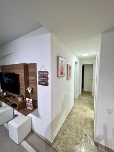 Excelente Apartamento no Leblon 02 quadras da praia em prédio com piscina, sauna e academia平面图