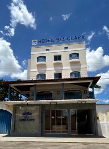 卡达斯诺瓦斯圣克拉拉酒店的蓝天蓝天酒店