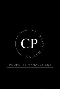 直布罗陀CP Top floor luxury studio的黑底上的白色cp标志