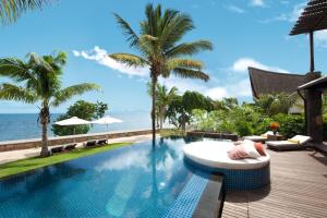 巴拉克拉瓦Le Jadis Beach Resort & Wellness - Managed by Banyan Tree Hotels & Resorts的海景游泳池
