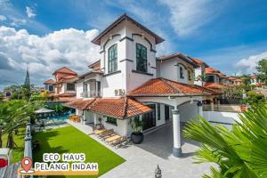 ECOHAUs AeonTebrau/Pool/Netflix/Karaoke/Gaming