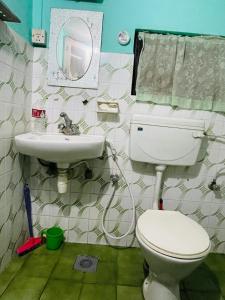 Heranya Hostel的一间浴室