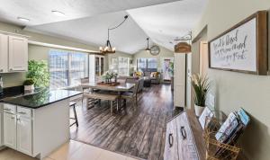 2BR Condo - Near SDC - 2 Pools - Golf Onsite - FREE TICKETS INCLUDED - SB 9-5