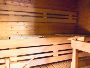 艾内科斯基Detached house Mämmensalmi的角落的小木屋 - 带一张床
