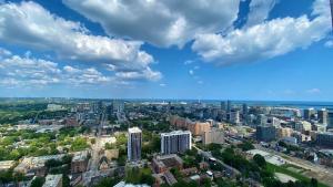 多伦多Stunning Suite in Heart of Downtown Toronto J4的城市空中景观和建筑
