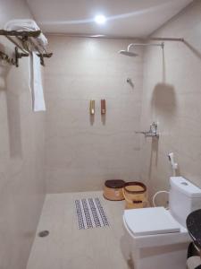 Hotel Hindustan Inn的一间浴室