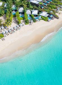 圣约翰斯Keyonna Beach Resort Antigua - All Inclusive - Couples Only的享有海滩空中美景。