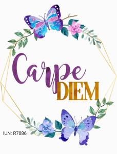 西尼斯科拉Carpe Diem的花环和蝴蝶花环,有“花环”字样