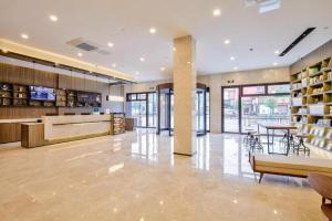 Hanting Hotel Zhoushan Dinghai大厅或接待区