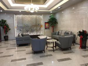 Starway Hotel Changji Qitai Bus Station大厅或接待区