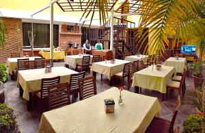 Antigua Inn Hotel餐厅或其他用餐的地方