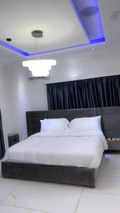 Bash luxury apartments客房内的一张或多张床位
