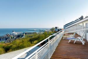 黑尔戈兰岛Hotel Felsen-Eck的海景阳台