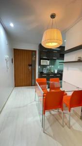 Apartamento Maceió- Jatiúca的厨房或小厨房