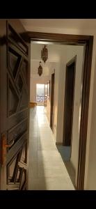 沙姆沙伊赫sea street hadaba的房屋走廊,享有房间景色