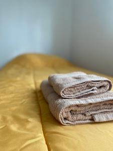 皮科将军镇Depto Latorre的床上的一大堆毛巾
