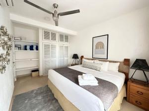 2 BR Penthouse Condo Puerto Vallarta客房内的一张或多张床位