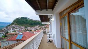 培拉特Vila Malasi的市景阳台