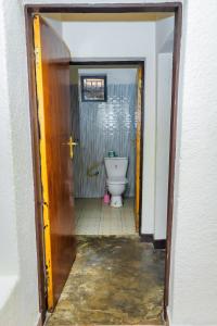 Rhoja homes的一间浴室