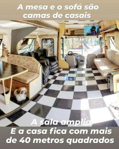 圣罗克Experiência num Luxuoso Motorhome的露营车,带 ⁇ 板