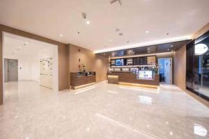 Hanting Hotel Tianjin Nankai Wangdingdi Metro Station大厅或接待区